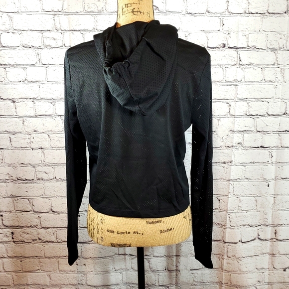GUESS 'Eliza' Mesh Cropped Black Hooded Long Sleeve Top Size M NWT - Picture 4 of 9